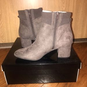 NWT R2 maya booties